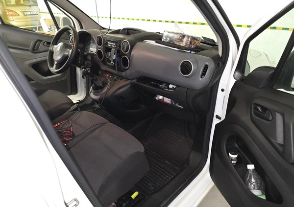 Citroen Berlingo cena 18450 przebieg: 439000, rok produkcji 2016 z Warszawa małe 67